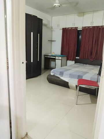Room in 3 BHK Apartment at Honer Homes, Gopanpally – for Rent