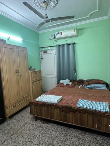 Room in 1.5 BHK Independent House at Sector 35 – for Rent