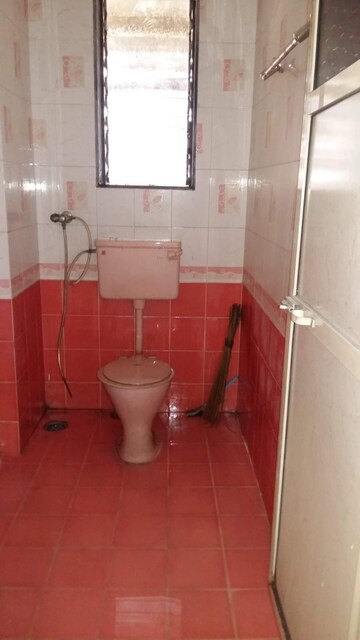 Bathroom in 4 BHK Apartment at Matoshree CHS Vashi, Seawoods – for Rent