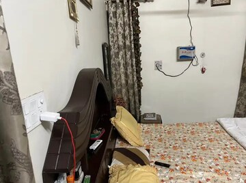 Room in 2 BHK Independent House at Aliganj – for Rent