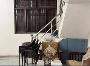 Living Room in 2 BHK Independent House at Aliganj – for Rent