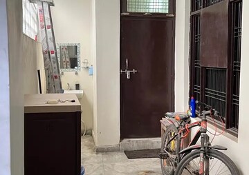 Living Room in 2 BHK Independent House at Aliganj – for Rent