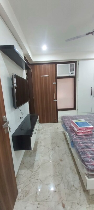 Room in 2 BHK Builder Floor at Sector 27 – for Rent