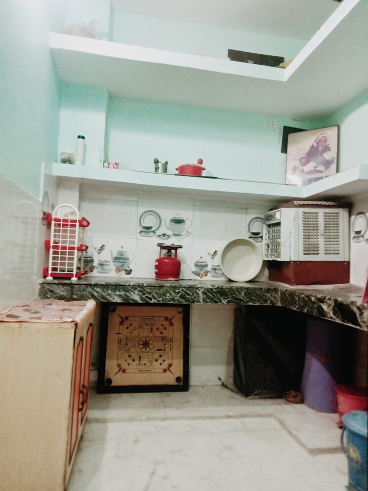 Kitchen, uttam nagar 1 Bedroom 50 Sq.Yd. Builder Floor In Uttam Nagar Delhi 8502985