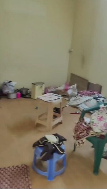 Room in 1.5 BHK Apartment at Pitampura – for Sale