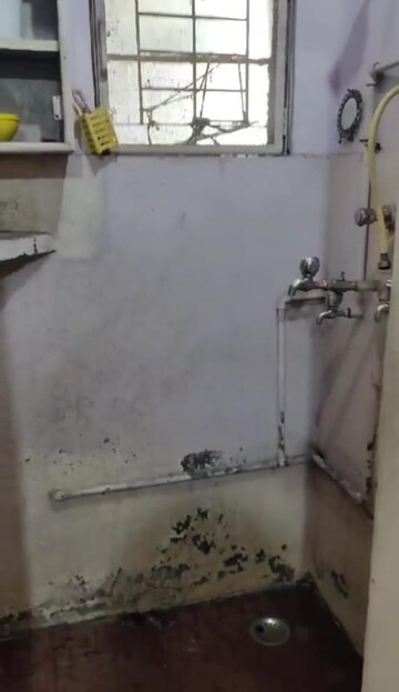 Bathroom in 1.5 BHK Apartment at Pitampura – for Sale