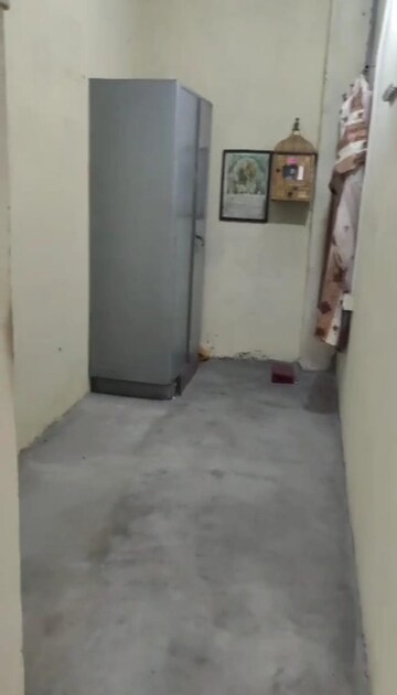 Room in 1.5 BHK Apartment at Pitampura – for Sale