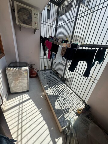 Balcony in 2 BHK Builder Floor at Sector 27 – for Rent