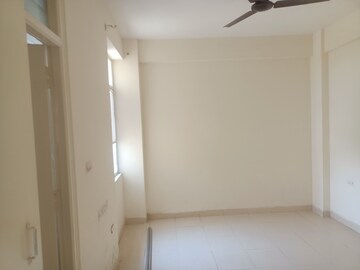 Room in 2 BHK Apartment at Breez Global Heights, Sohna Sector 33 – for Sale