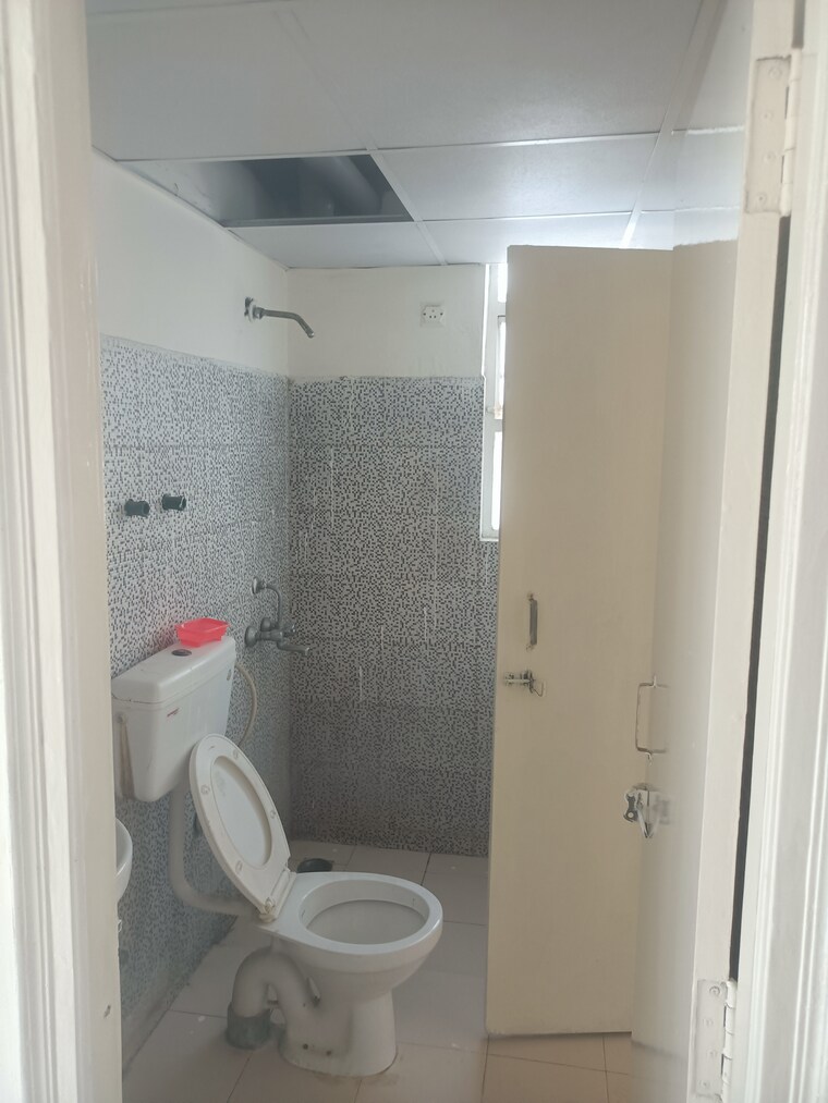 Attached Bathroom, breez-global-heights 2 Bedroom 609 Sq.Ft. Apartment In Sohna Sector 33 Gurgaon 8503033