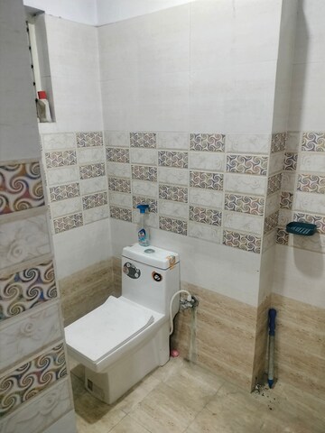 Attached Bathroom in 2 BHK Builder Floor at Kamta – for Rent