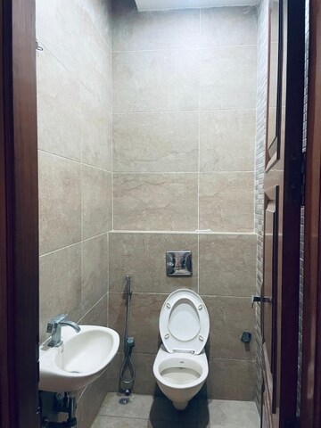 Attached Bathroom in 3 BHK Builder Floor at Sector 45 – for Rent