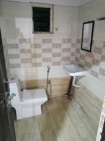 Attached Bathroom in 2 BHK Builder Floor at Kamta – for Rent