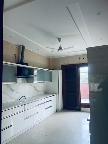 Kitchen in 3 BHK Builder Floor at Sector 45 – for Rent