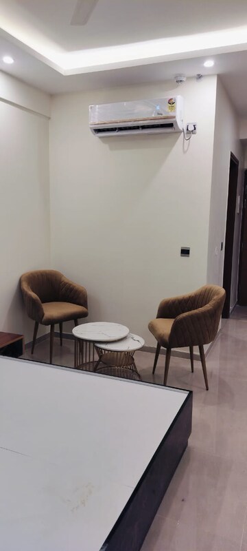 Room in Studio Apartment at Omaxe Hazratganj, Gomti Nagar – for Rent