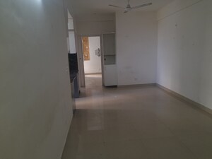 Room in 2 BHK Apartment at Suncity Avenue 76, Sector 76 – for Sale