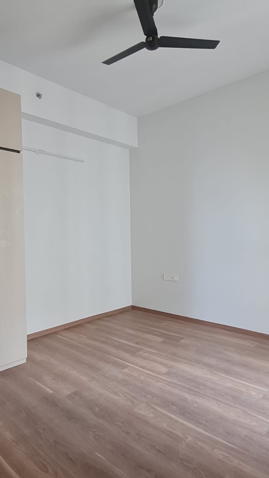 3 BHK + Servant Room Apartment For Sale in Orchid Petals