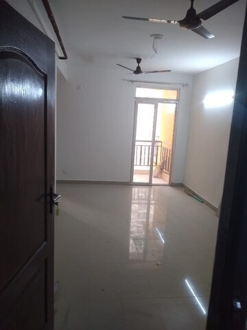 Room in 2 BHK Apartment at Aims Greens Avenue, Sector 4, Greater Noida – for Sale