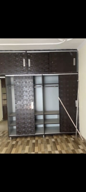 Furnished Amenities in 3 BHK Apartment at Piyush Heights, Sector 89 – for Rent
