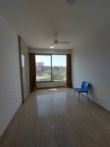 3 BHK Apartment For Rent in Oberoi Sky City, Borivali East