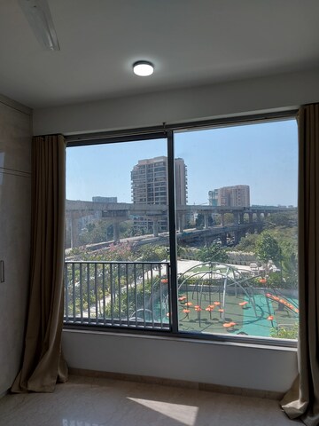 Room in 3 BHK Apartment at Oberoi Sky City, Borivali East – for Rent