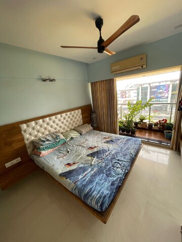 Room in 2 BHK Apartment at Krishna Residency Malad West, Malad West – for Rent