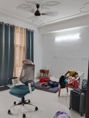 Living Room in 2.5 BHK Builder Floor at Ansal Plaza Sector-23, Sector 23 – for Rent