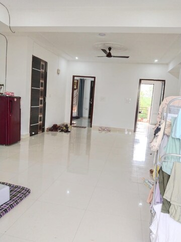 Room in 2.5 BHK Builder Floor at Ansal Plaza Sector-23, Sector 23 – for Rent