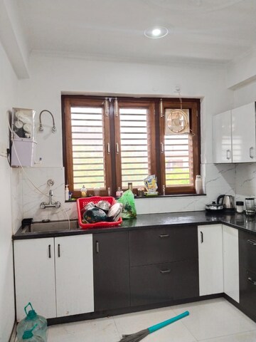 Kitchen in 2.5 BHK Builder Floor at Ansal Plaza Sector-23, Sector 23 – for Rent