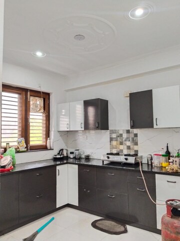 Kitchen in 2.5 BHK Builder Floor at Ansal Plaza Sector-23, Sector 23 – for Rent