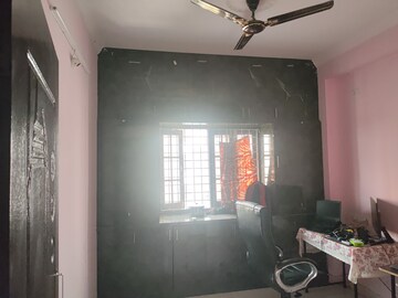 Room in 2.5 BHK Apartment at Manikonda – for Rent