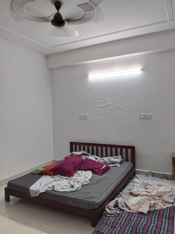 Room in 2.5 BHK Builder Floor at Ansal Plaza Sector-23, Sector 23 – for Rent