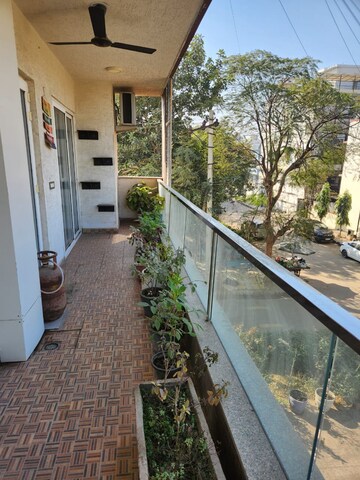 Balcony in 3 BHK Builder Floor at RWA Residential Society Sector 46, Sector 46 – for Rent