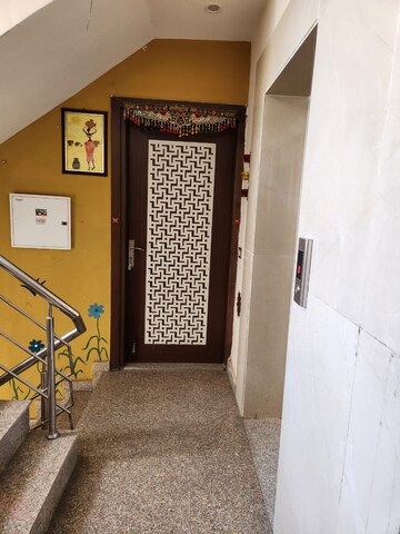 Staircase in 3 BHK Builder Floor at RWA Residential Society Sector 46, Sector 46 – for Rent