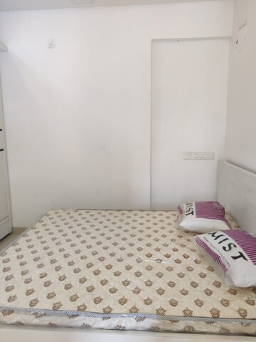 Bedroom in 2 BHK Apartment at Avant Hillway, Goregaon East – for Sale