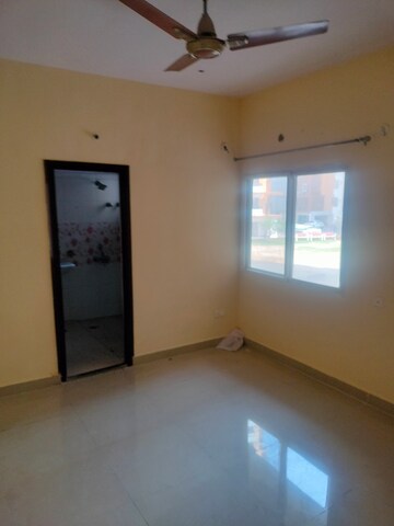 Room in 3 BHK Apartment at LDA Parijaat Apartments, Faizabad Road – for Rent