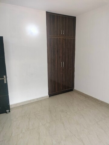 Room in 3 BHK Apartment at LDA Parijaat Apartments, Faizabad Road – for Rent