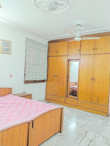 Room in 3 BHK Independent House at Ansal Plaza Sector-23, Sector 23 – for Rent