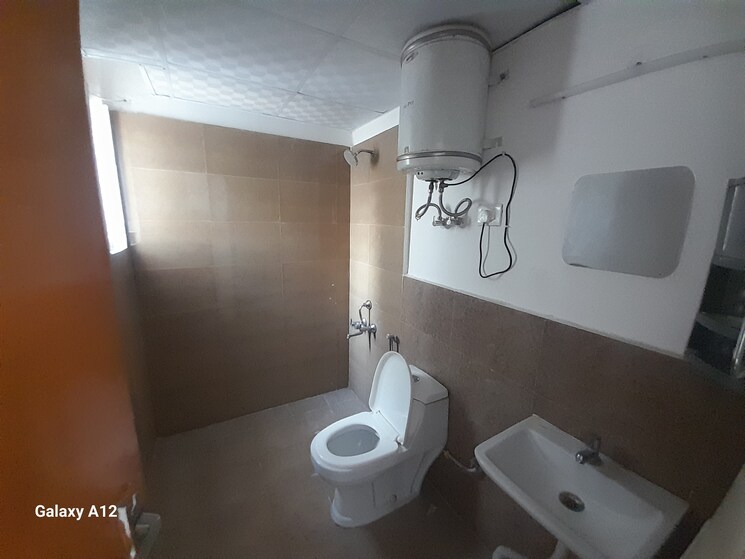 Bathroom, suncity-avenue-76 2 Bedroom 735 Sq.Ft. Apartment In Sector 76 Gurgaon 8503284