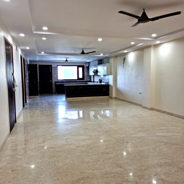 Room in 3.5 BHK Villa at Sector 23 – for Rent