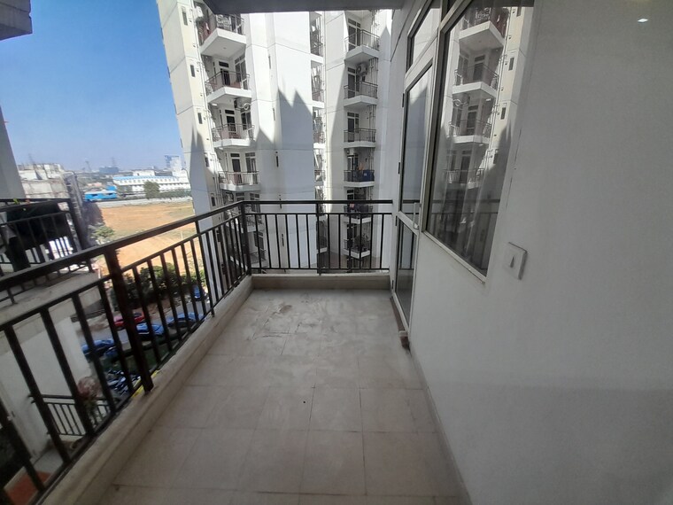 Balcony, suncity-avenue-76 2 Bedroom 735 Sq.Ft. Apartment In Sector 76 Gurgaon 8503319