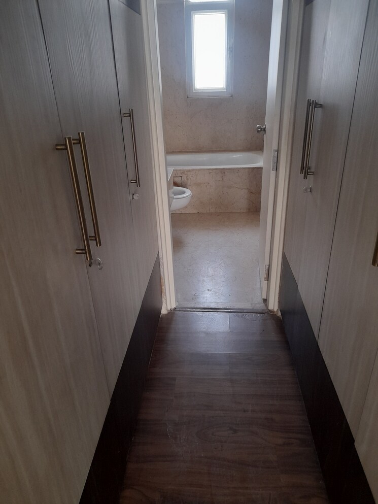 Bathroom, krisumi-waterfall-residences 3 Bedroom 2538 Sq.Ft. Apartment In Sector 36a Gurgaon 8503357