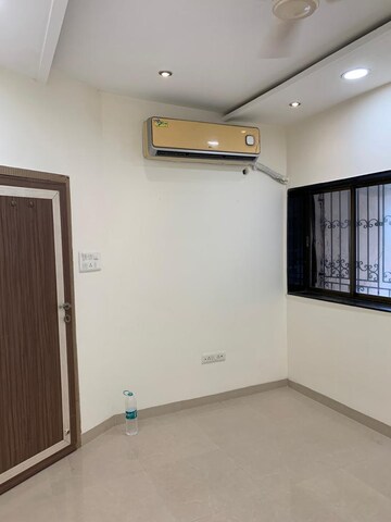 Room in 3 BHK Apartment at Bandstand Apartment, Bandra West – for Rent