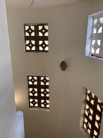 Room in 3 BHK Apartment at Bandstand Apartment, Bandra West – for Rent