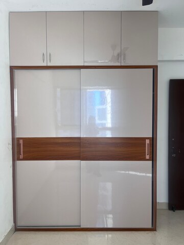 Room in 2 BHK Apartment at Signature The Millennia 2, Sector 37d – for Rent