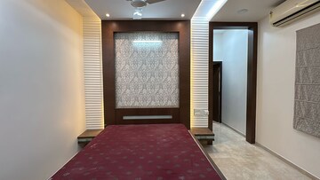 Bedroom in 5 BHK Villa at Financial District – for Rent