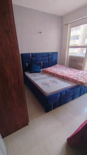Room in 2 BHK Apartment at Signature Global Synera, Sector 81 – for Rent