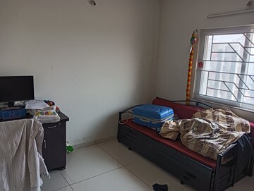 Room in 2 BHK Apartment at Naiknavare Avon Vista Balewadi, Balewadi – for Rent