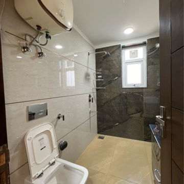 Attached Bathroom in 3.5 BHK Builder Floor at Sector 21 – for Rent