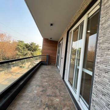 Balcony in 3.5 BHK Builder Floor at Sector 21 – for Rent